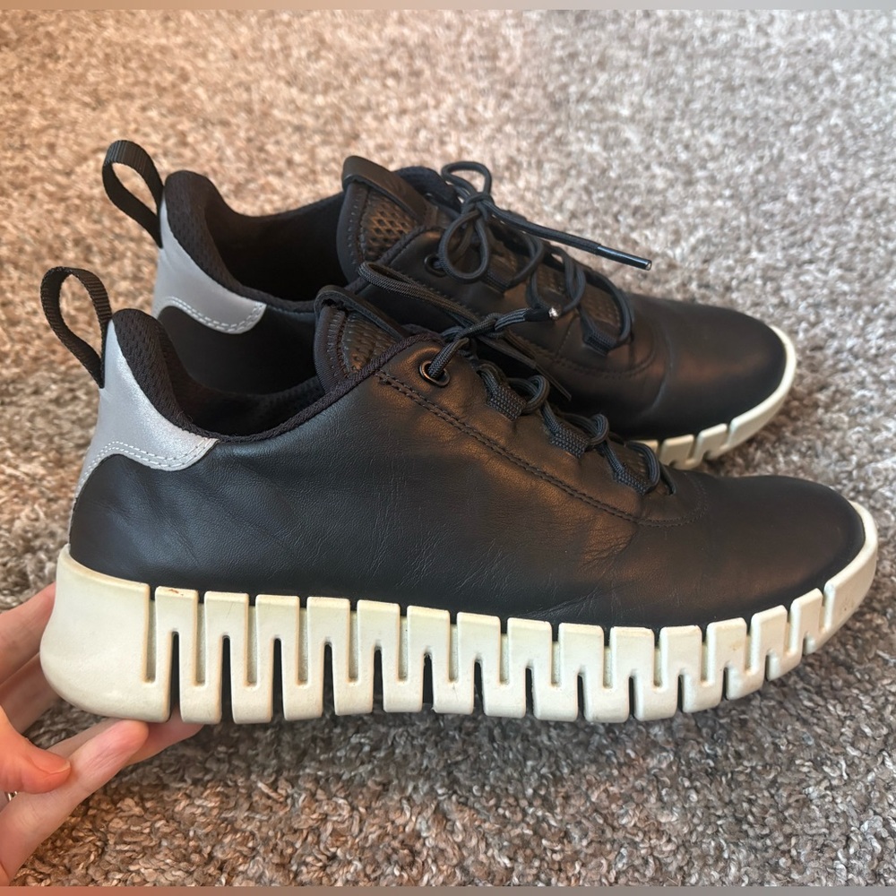 Ecco Gruuv sneaker size 39 fits ladies 8-8.5